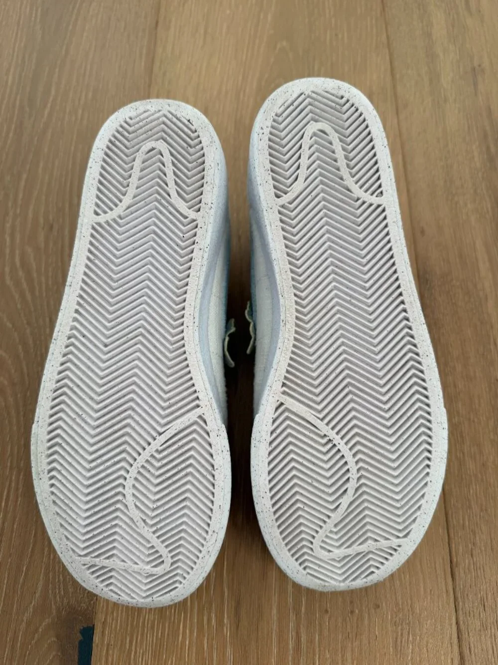 Nike Shoes Womens 5.5 Sneakers White Blazer Lo Platform DJ6376-100 Air Sprung